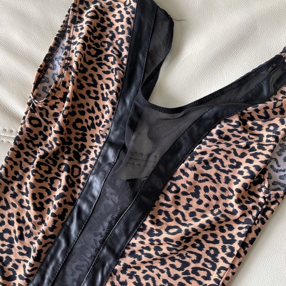 Ladies body suit - Picture 3 of 5